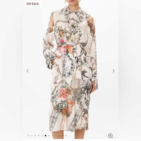 NWT 900.00 CAMILLA Split Cuff Soft Coat
De Haar Memoirs M/L IN SITE 719.00 - Picture 6 of 7